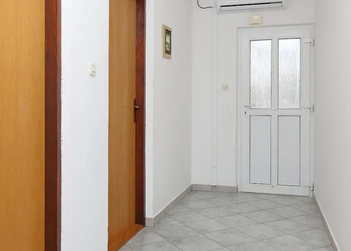 With A Parking Space Mandre, Pag - 6582 Appartement *