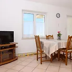 With A Parking Space Mandre, Pag - 6582 Appartement *