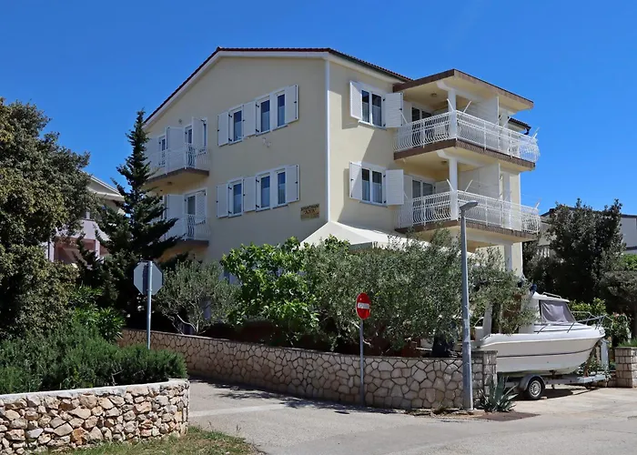 With A Parking Space Mandre, Pag - 6582 아파트