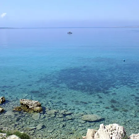 With A Parking Space Mandre, Pag - 6582 アパート