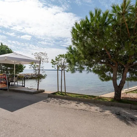 With A Parking Space Mandre, Pag - 6582 コラン