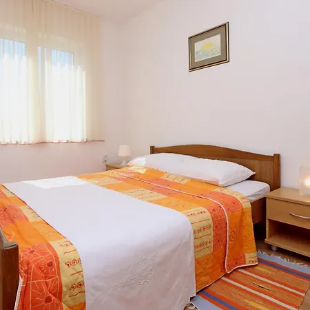 With A Parking Space Mandre, Pag - 6582