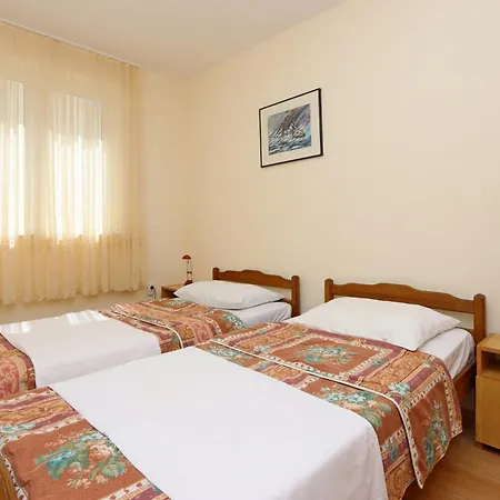 With A Parking Space Mandre, Pag - 6582 コラン