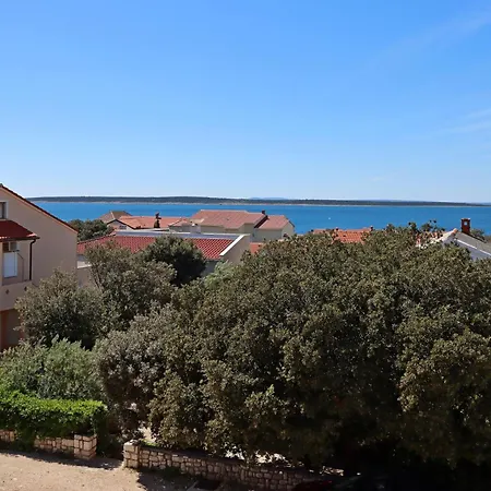 With A Parking Space Mandre, Pag - 6582 アパート *