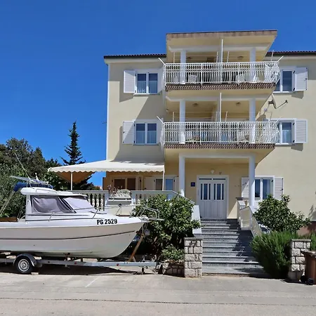 With A Parking Space Mandre, Pag - 6582 アパート コラン