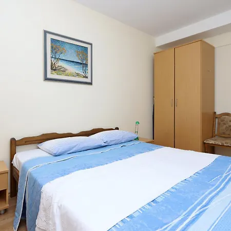 With A Parking Space Mandre, Pag - 6582 アパート *