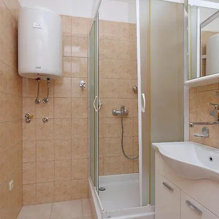 アパート With A Parking Space Mandre, Pag - 6582 コラン