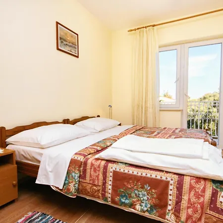 With A Parking Space Mandre, Pag - 6582