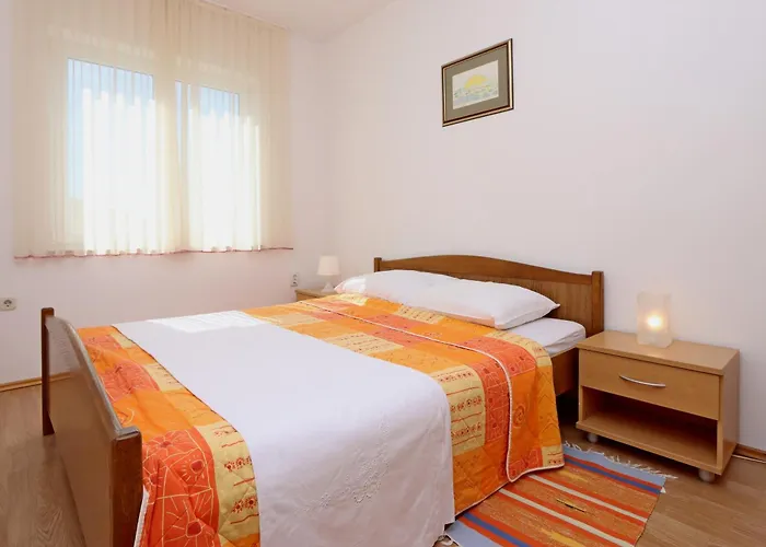 With A Parking Space Mandre, Pag - 6582